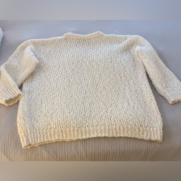 Mr. Mittens alpaca crew neck sweater - Picture 4 of 8